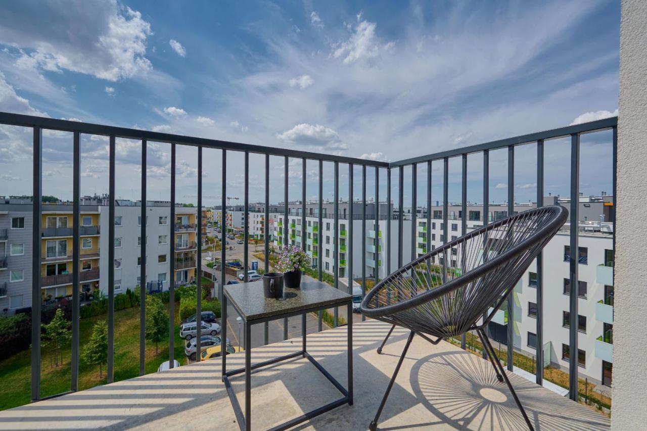 Exclusive Apartment With Balcony & Parking Wroclaw By Renters Prestige Exterior photo