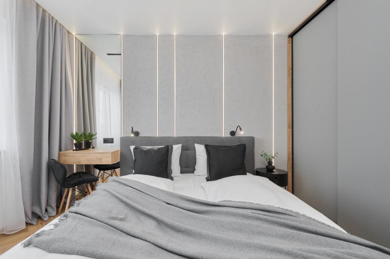 Exclusive Apartment With Balcony & Parking Wroclaw By Renters Prestige Exterior photo