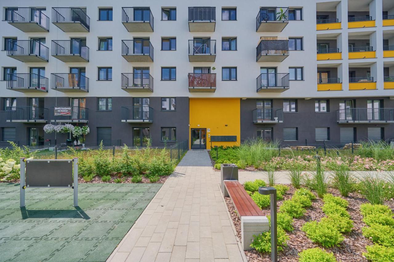 Exclusive Apartment With Balcony & Parking Wroclaw By Renters Prestige Exterior photo