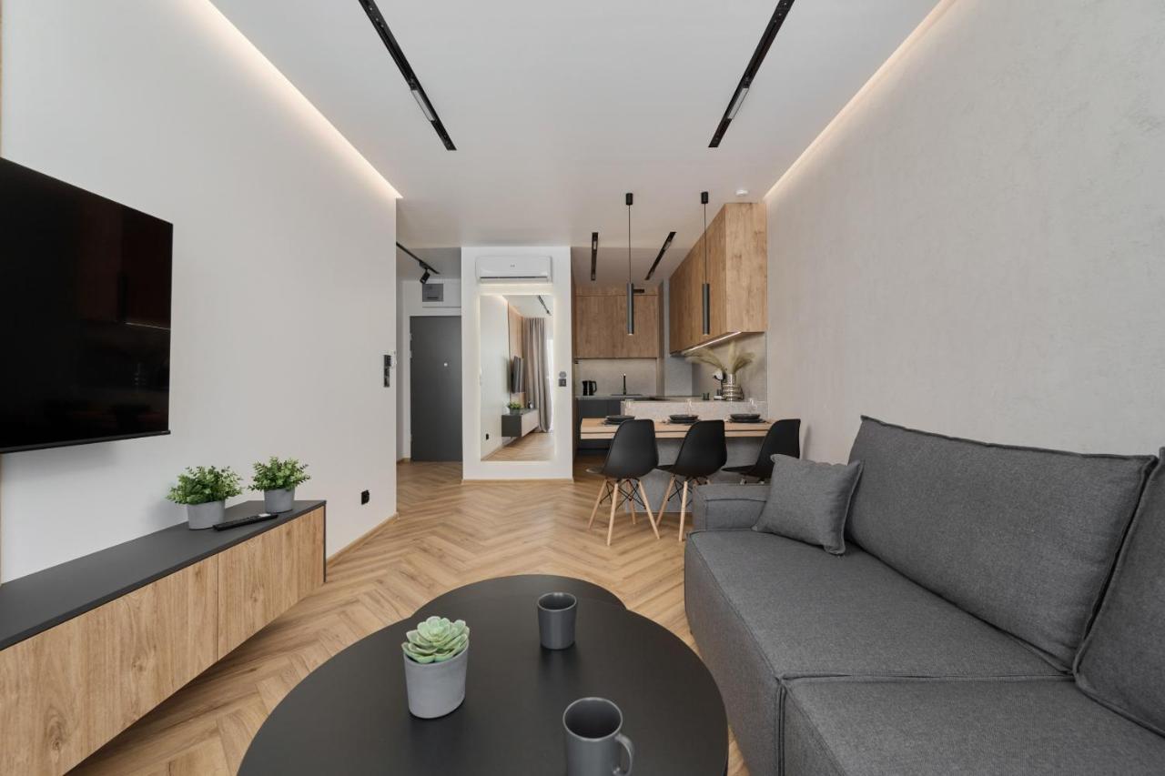 Exclusive Apartment With Balcony & Parking Wroclaw By Renters Prestige Exterior photo