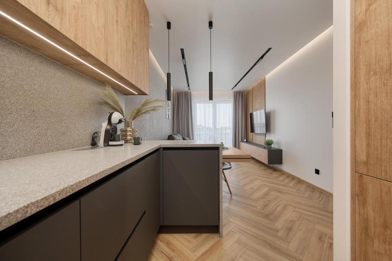 Exclusive Apartment With Balcony & Parking Wroclaw By Renters Prestige Exterior photo